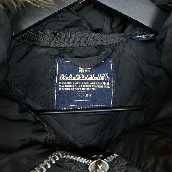 Napapijri Duck Down Puffer Coat Jacket Racoon Fur Collar Black Womens Medium - Picture 11 of 12